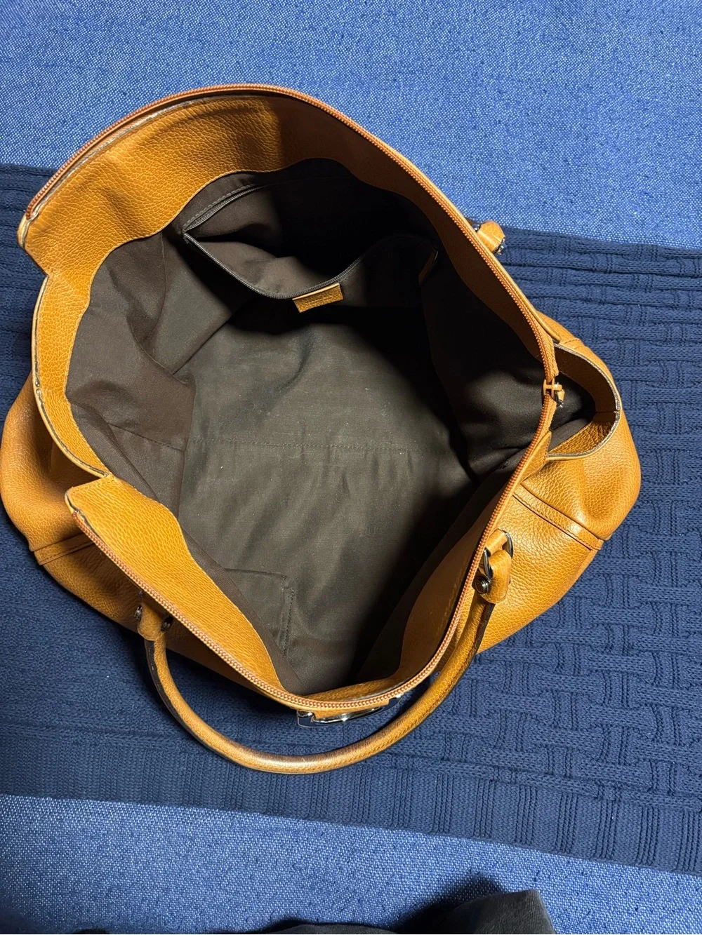 Gucci Abby Large Tote authentic with serial number! Like new